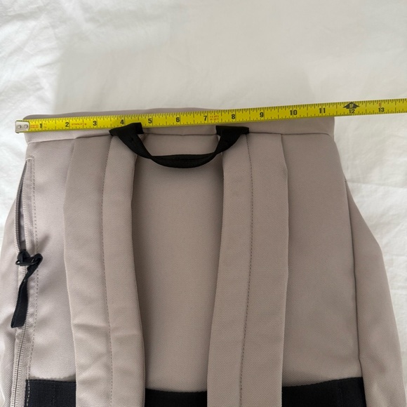 Everlane Transit Backpack - Picture 6 of 7